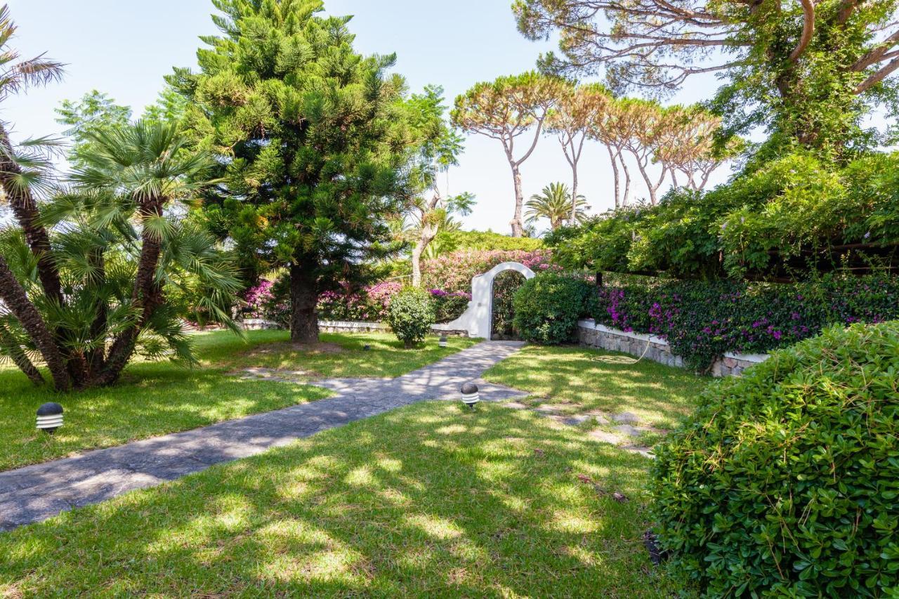 Villetta Con Giardino Esclusivo Di 1000 Mq, Piscina, Tennis, Calcio, Bocce Forio di Ischia Екстериор снимка