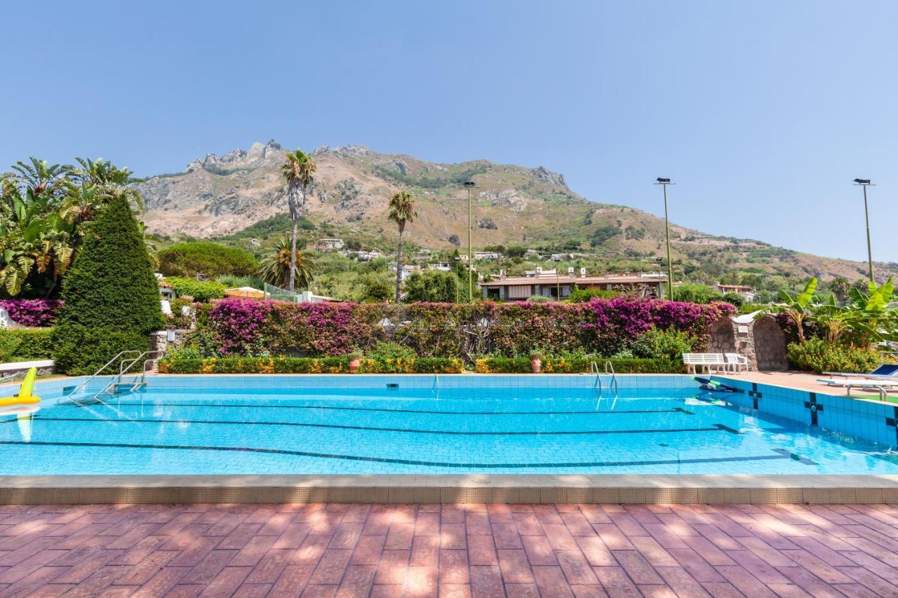 Villetta Con Giardino Esclusivo Di 1000 Mq, Piscina, Tennis, Calcio, Bocce Forio di Ischia Екстериор снимка