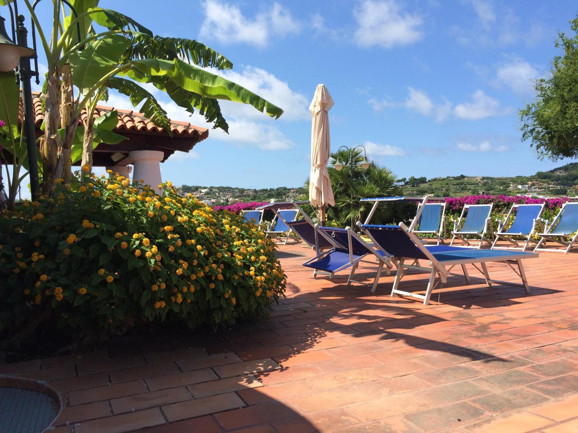 Villetta Con Giardino Esclusivo Di 1000 Mq, Piscina, Tennis, Calcio, Bocce Forio di Ischia Екстериор снимка