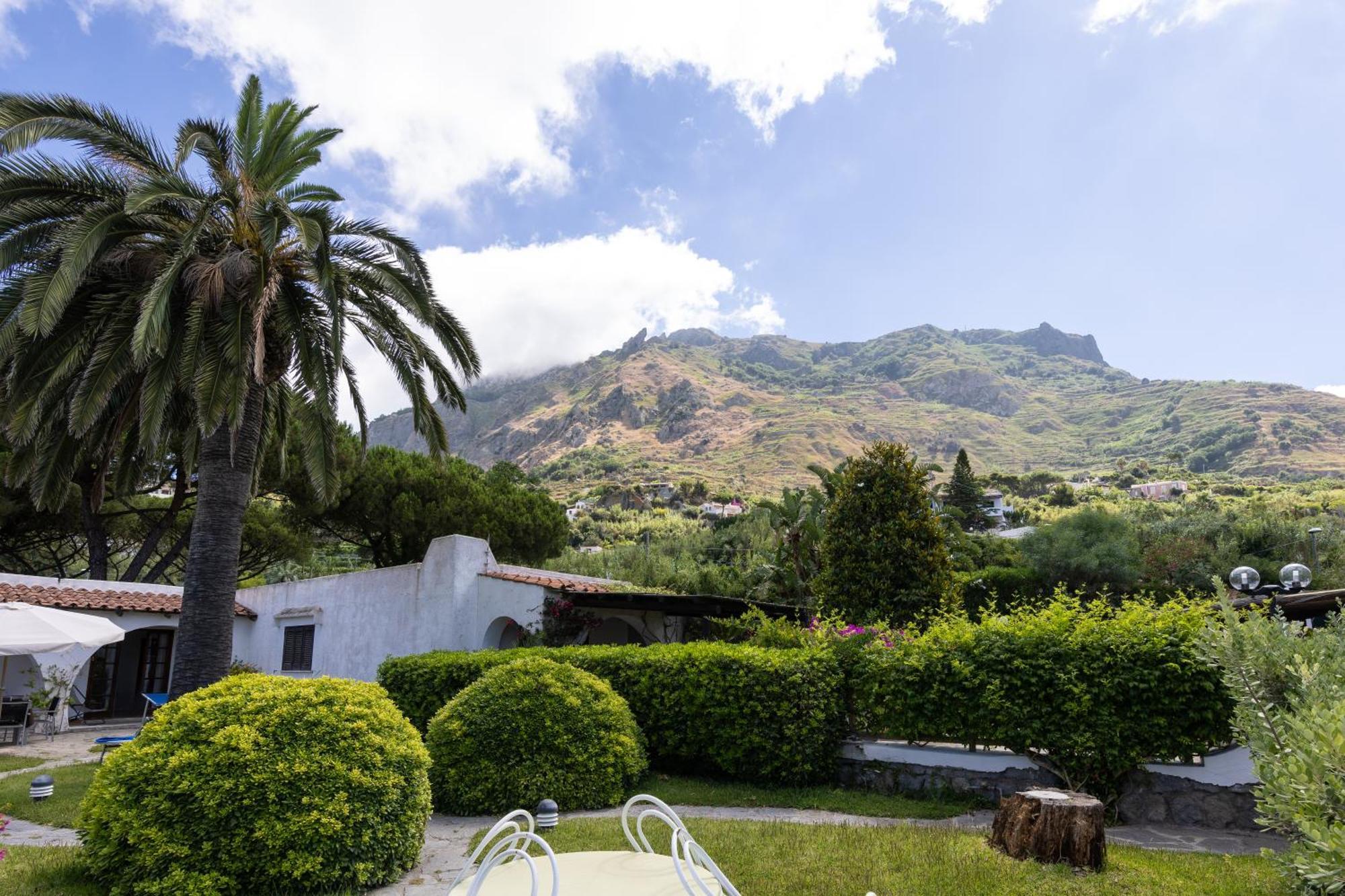 Villetta Con Giardino Esclusivo Di 1000 Mq, Piscina, Tennis, Calcio, Bocce Forio di Ischia Екстериор снимка